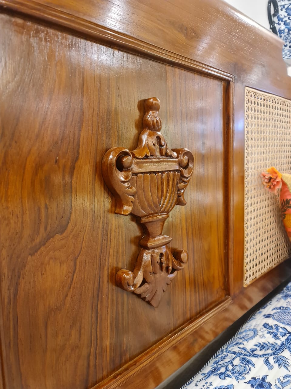 Cane Bed