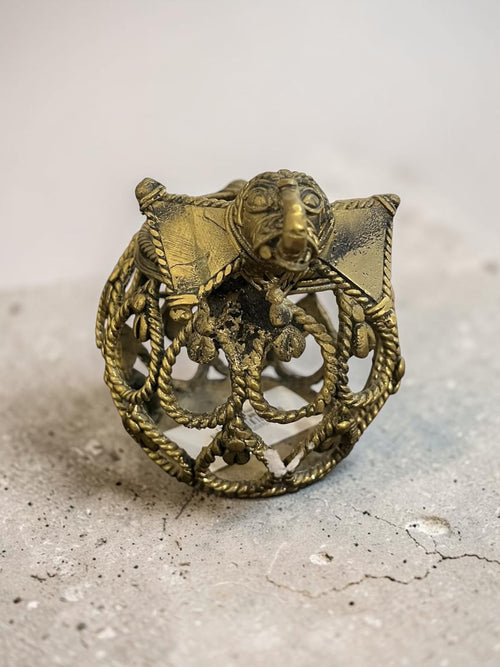 Metal tea light holder