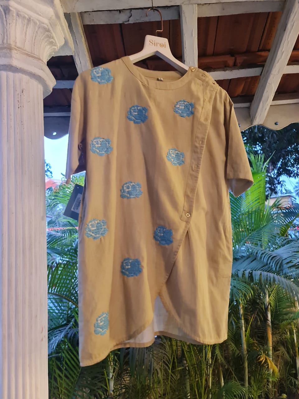 GreeN Top With Blue Roses