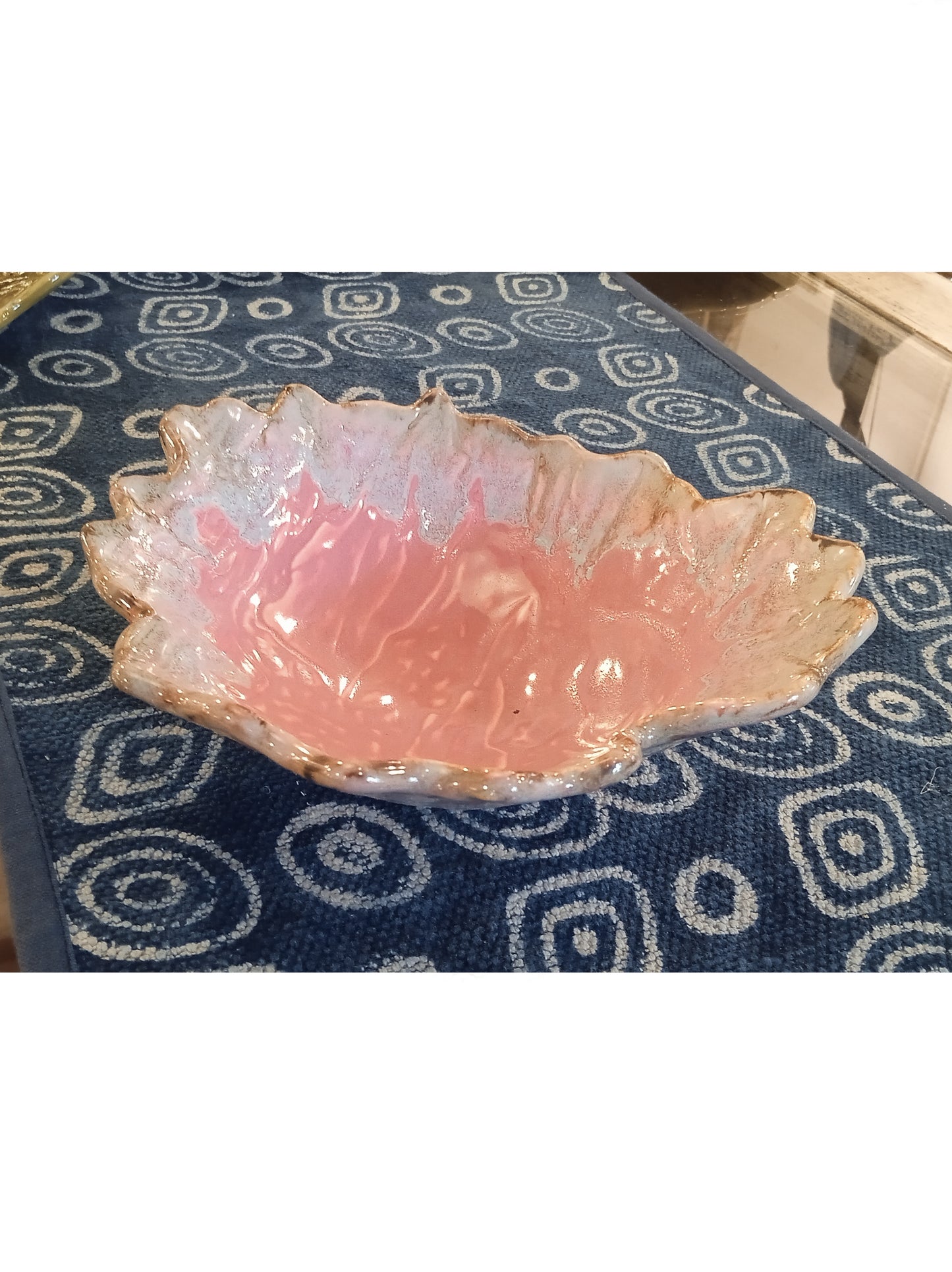 Rouge 8" Ceramic Leaf Serving Bowl