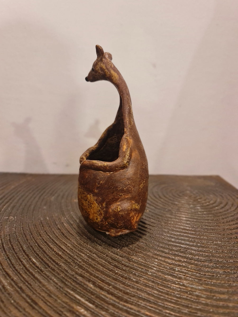 KANGAROO PENSTAND