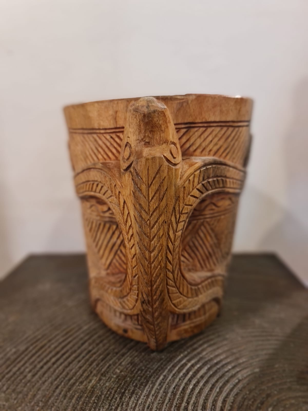 Wooden Kamandle Lizard