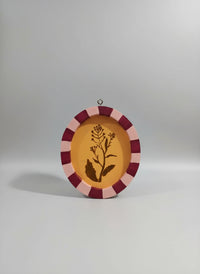 FLOWER PAINTING IN OVAL FRAME SET