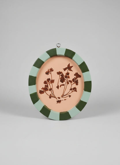 FLOWER PAINTING IN OVAL FRAME SET