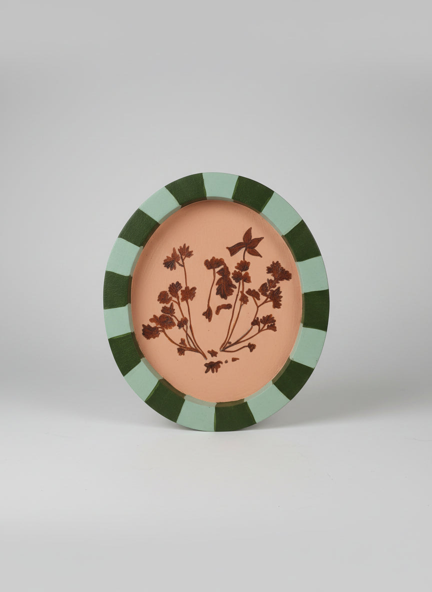 FLOWER PAINTING IN OVAL FRAME SET