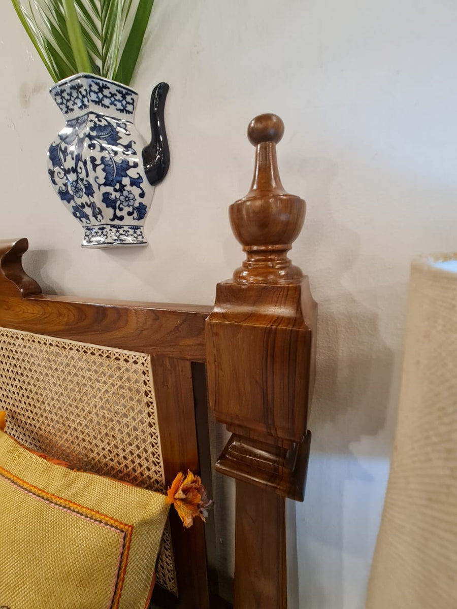 Cane Bed