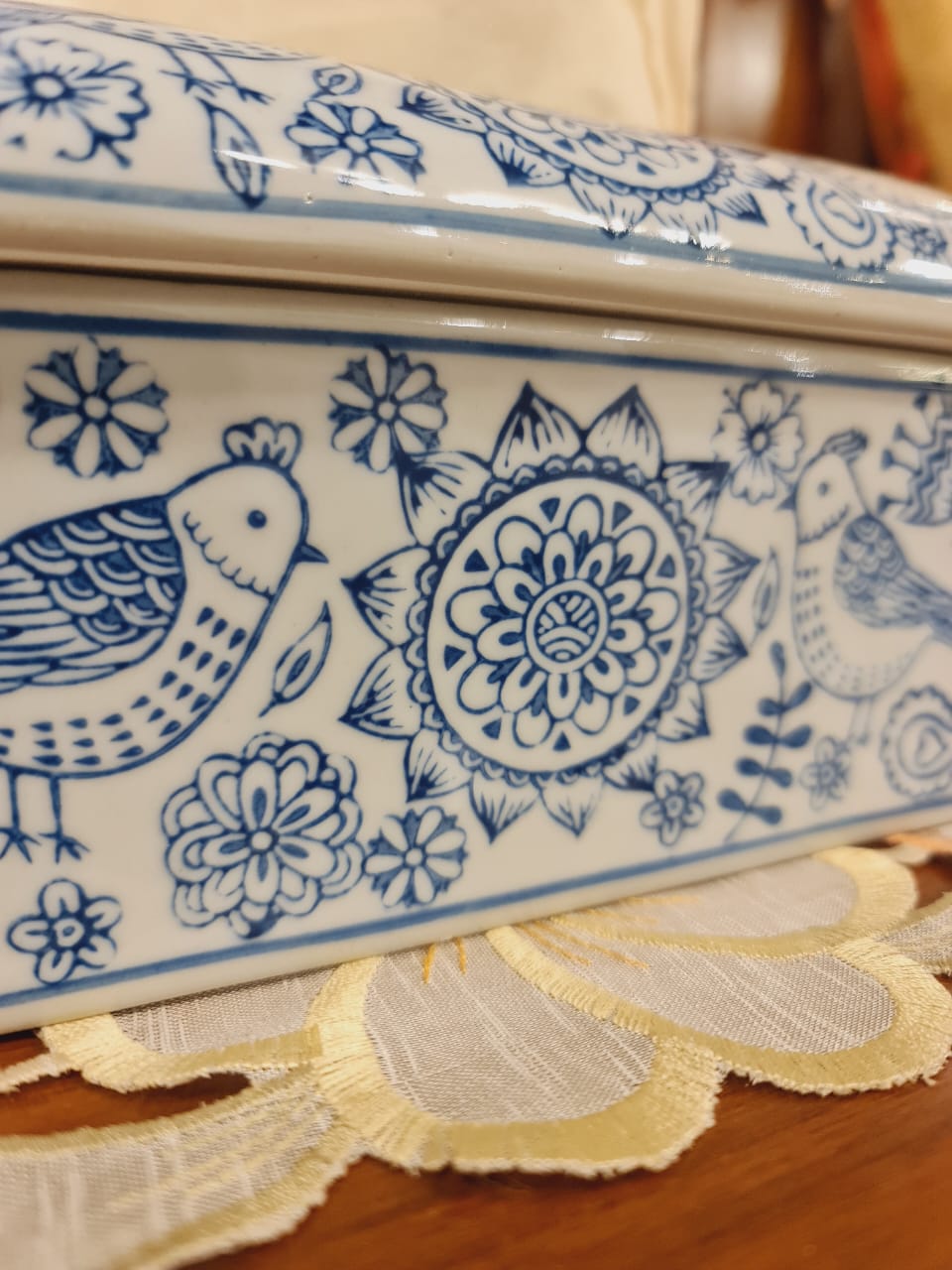 BLUE POTTERY TISSUE BOX