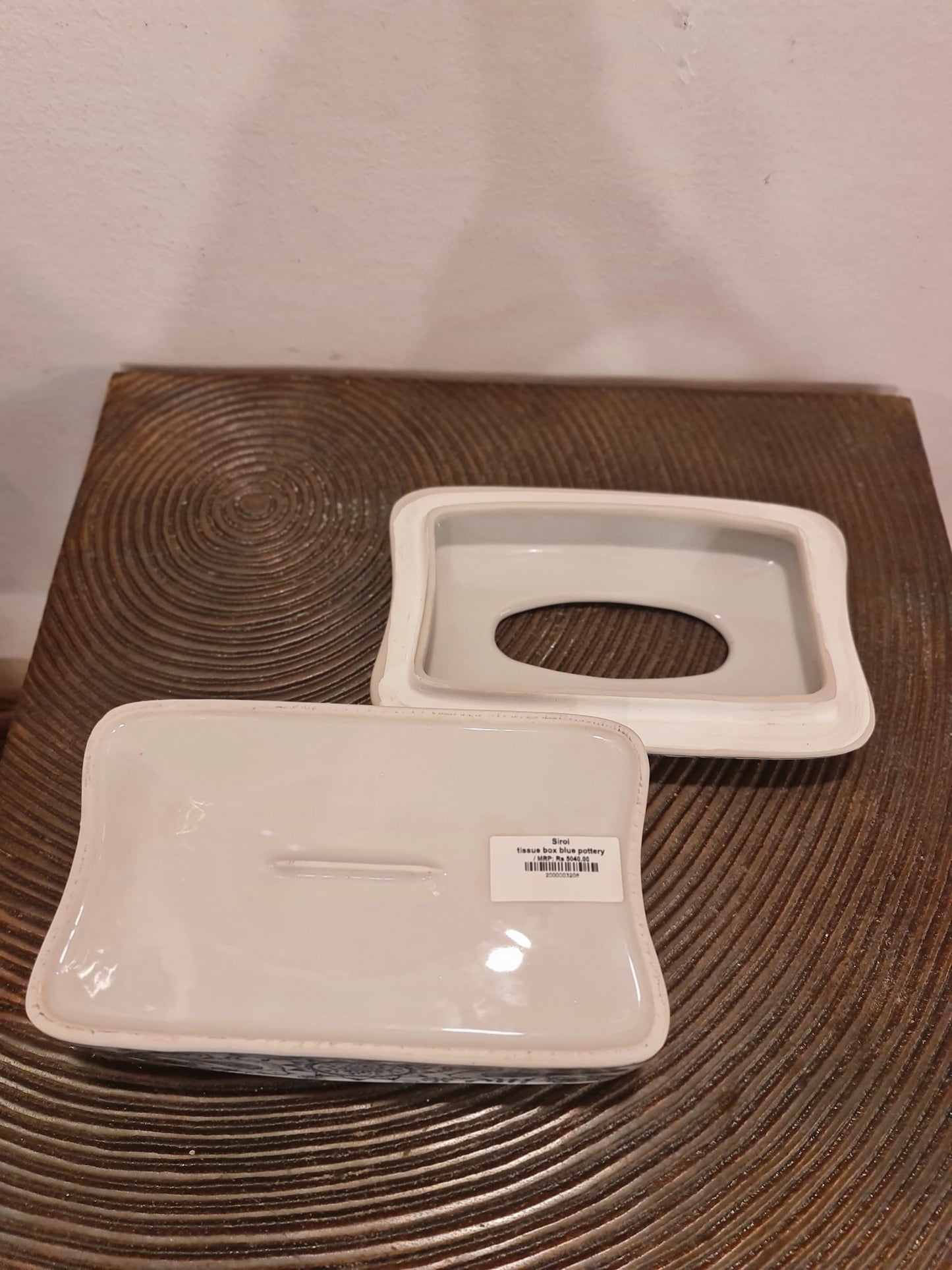 BLUE POTTERY TISSUE BOX