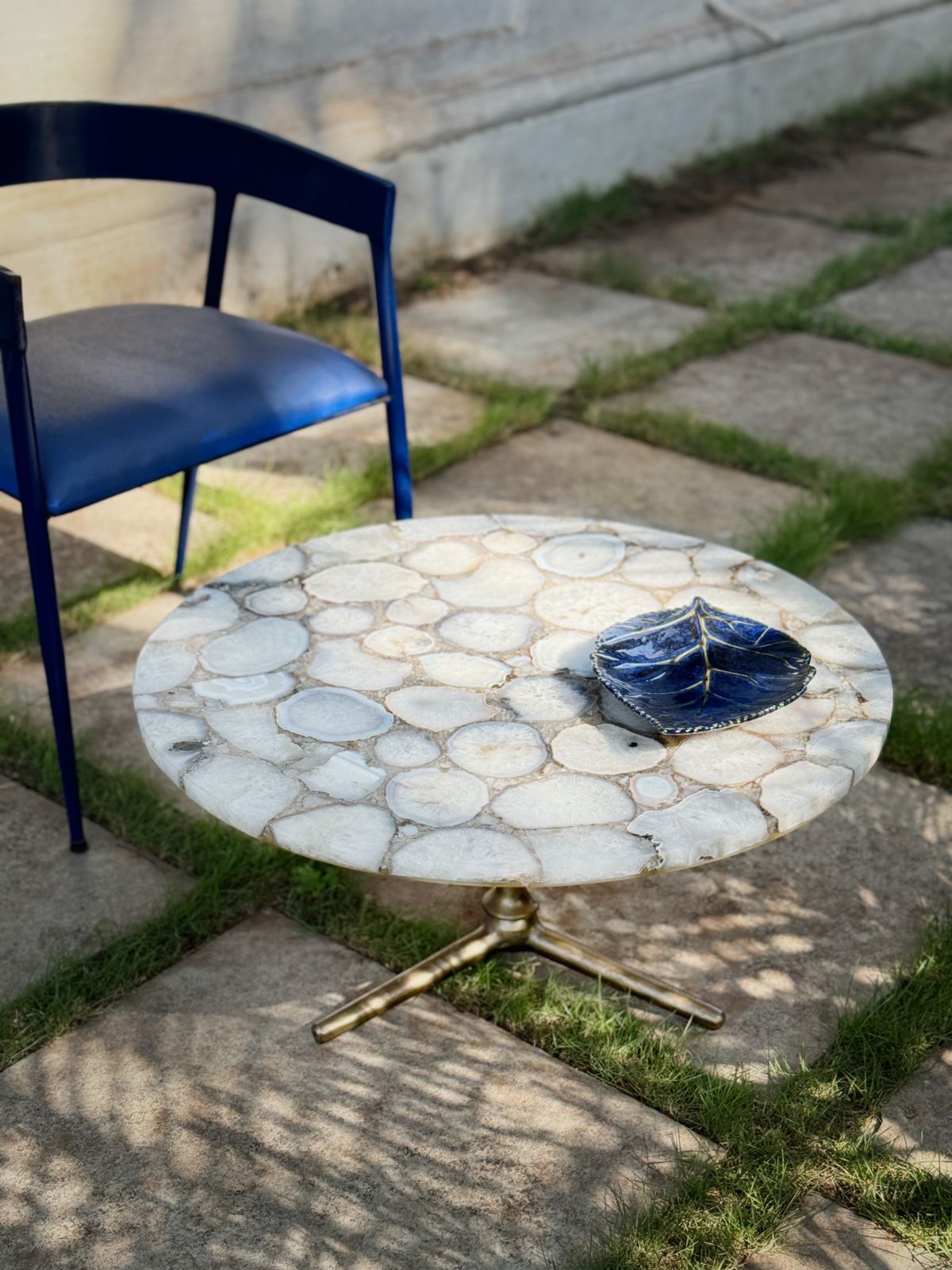 TABLE AGATE TOP W/ANTIK BRASS STAND