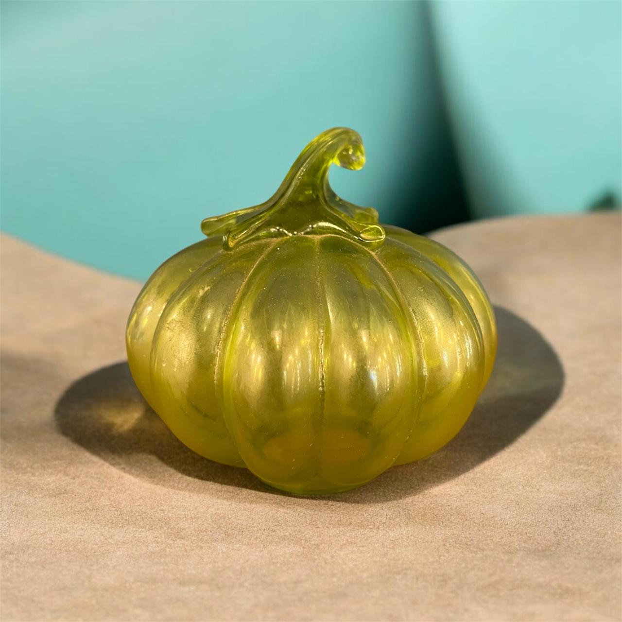 Mini glass pumpkin