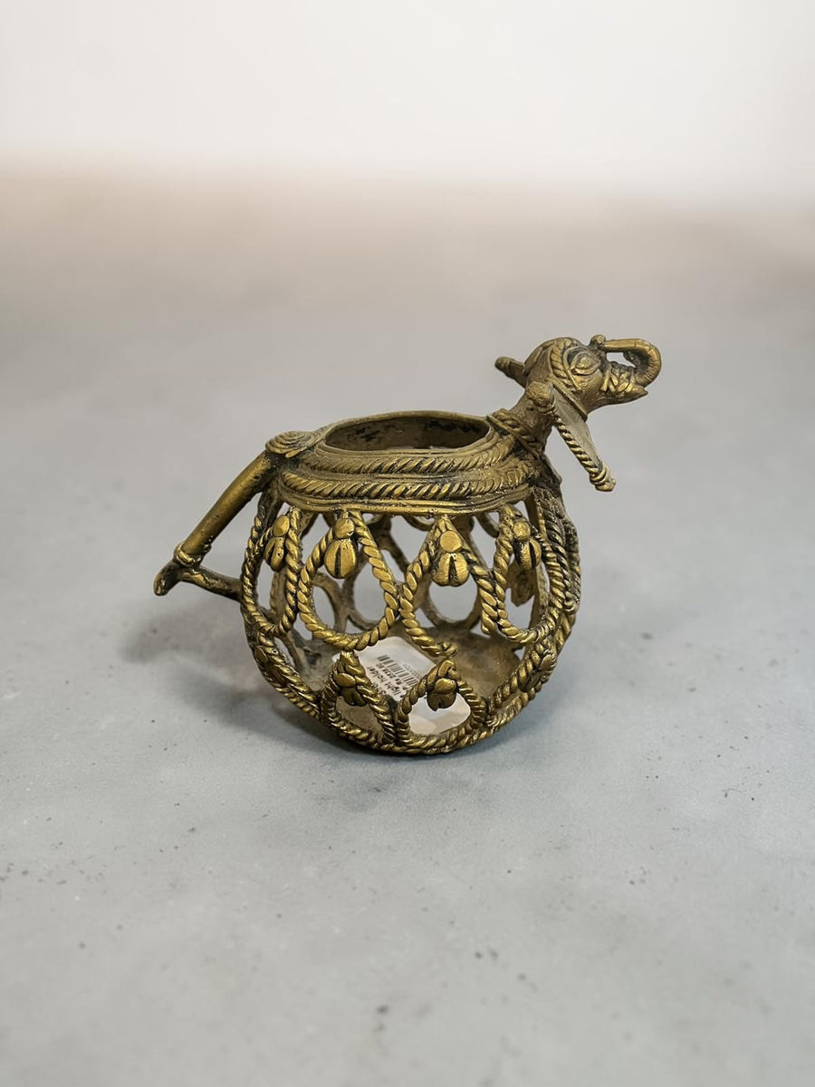 Metal tea light holder