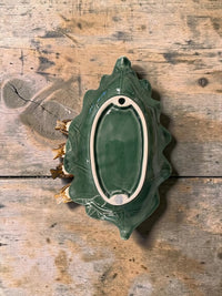 Leaf plate with bird