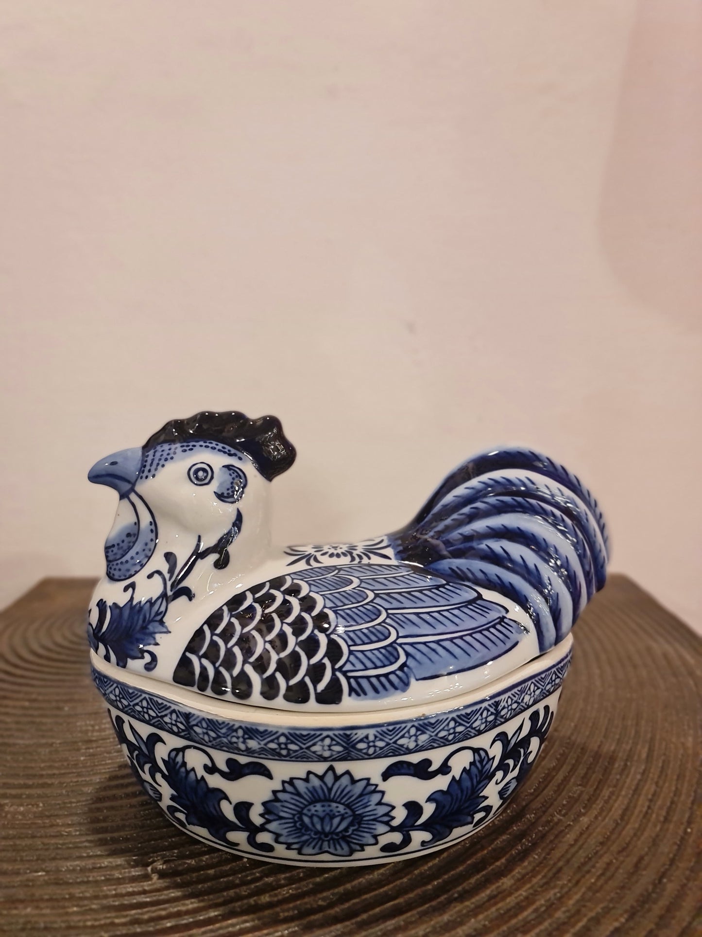 Hen Egg Holder