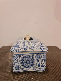 BLUE POTTERY TISSUE BOX