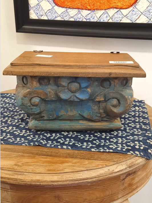 Siroi Antique Wooden Shelf